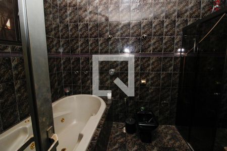 Casa à venda com 320m², 3 quartos e 2 vagas Casa à venda com 320m², 3 quartos e 2 vagasBanheiro