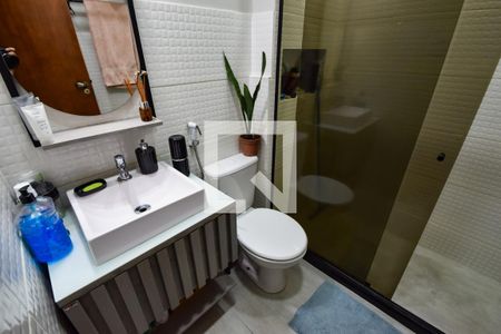 Apartamento à venda com 50m², 2 quartos e 2 vagas Apartamento à venda com 50m², 2 quartos e 2 vagasBanheiro