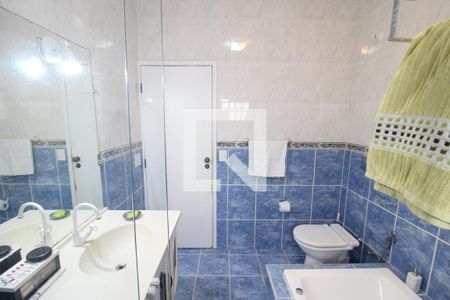 Casa à venda com 178m², 3 quartos e 3 vagasBanheiro 2