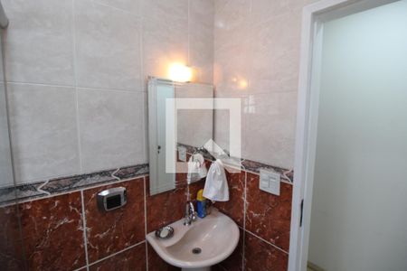 Casa à venda com 178m², 3 quartos e 3 vagasBanheiro 1