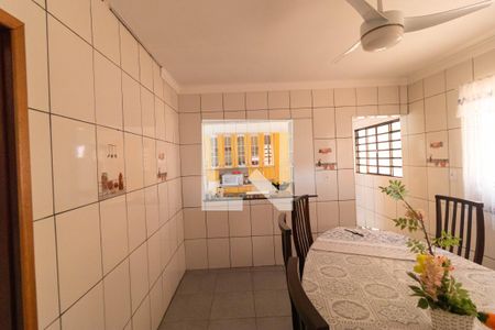 Casa à venda com 225m², 4 quartos e 4 vagas Casa à venda com 225m², 4 quartos e 4 vagasCopa