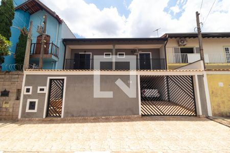 Casa à venda com 225m², 4 quartos e 4 vagas Casa à venda com 225m², 4 quartos e 4 vagasFachada