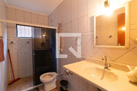 Casa à venda com 225m², 4 quartos e 4 vagas Casa à venda com 225m², 4 quartos e 4 vagasBanheiro