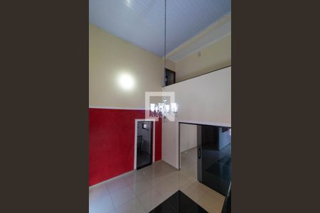 Casa à venda com 225m², 4 quartos e 4 vagas Casa à venda com 225m², 4 quartos e 4 vagasSalas