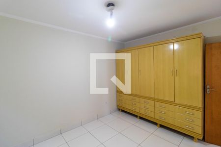 Casa à venda com 225m², 4 quartos e 4 vagas Casa à venda com 225m², 4 quartos e 4 vagasQuarto 02