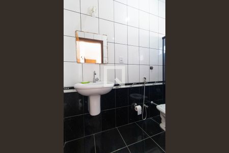 Casa à venda com 225m², 4 quartos e 4 vagas Casa à venda com 225m², 4 quartos e 4 vagasBanheiro da Suíte 01