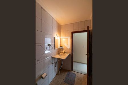 Casa à venda com 225m², 4 quartos e 4 vagas Casa à venda com 225m², 4 quartos e 4 vagasBanheiro