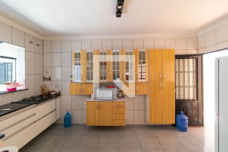 Casa à venda com 225m², 4 quartos e 4 vagas Casa à venda com 225m², 4 quartos e 4 vagasCozinha