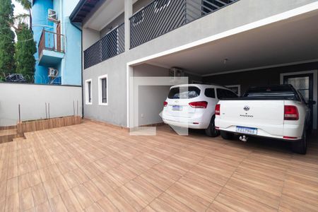 Casa à venda com 225m², 4 quartos e 4 vagas Casa à venda com 225m², 4 quartos e 4 vagasGaragem