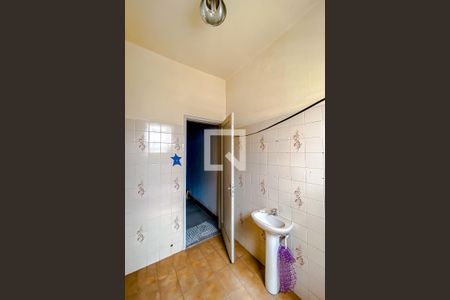 Casa à venda com 104m², 2 quartos e 1 vagaBanheiro