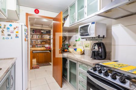 Apartamento à venda com 94m², 3 quartos e 2 vagas Apartamento à venda com 94m², 3 quartos e 2 vagasCozinha e Área de Serviço