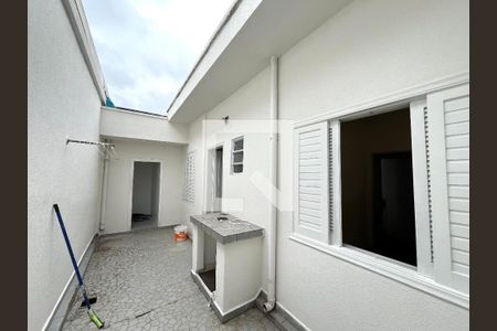 Casa para alugar com 47m², 2 quartos e sem vaga Casa para alugar com 47m², 2 quartos e sem vagaFachada