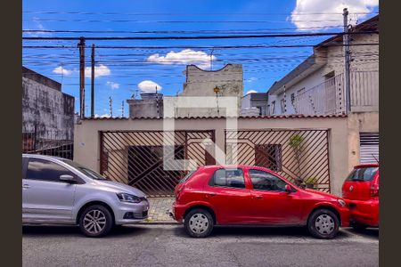 Casa à venda com 100m², 3 quartos e 3 vagas Casa à venda com 100m², 3 quartos e 3 vagasFachada