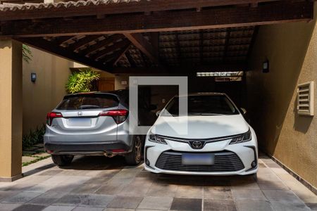 Casa de condomínio à venda com 316m², 3 quartos e 2 vagas Casa de condomínio à venda com 316m², 3 quartos e 2 vagasGaragem