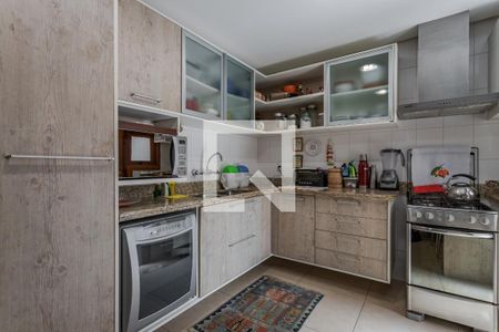 Casa de condomínio à venda com 316m², 3 quartos e 2 vagas Casa de condomínio à venda com 316m², 3 quartos e 2 vagasCozinha