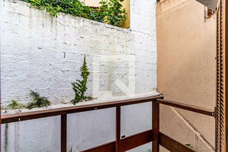 Casa de condomínio à venda com 170m², 3 quartos e 2 vagasSuite - Varanda