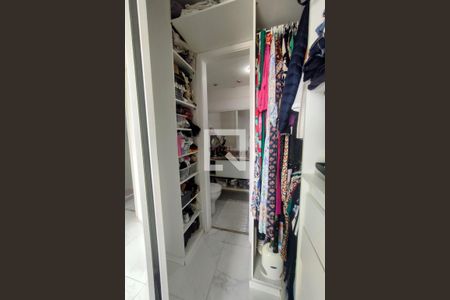 Apartamento à venda com 69m², 2 quartos e 1 vaga Apartamento à venda com 69m², 2 quartos e 1 vagaCloset