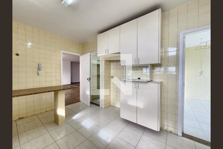 Apartamento para alugar com 240m², 4 quartos e 2 vagas Apartamento para alugar com 240m², 4 quartos e 2 vagasCozinha