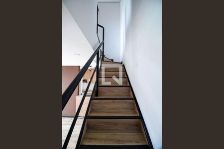 Apartamento à venda com 140m², 2 quartos e 2 vagasEscada