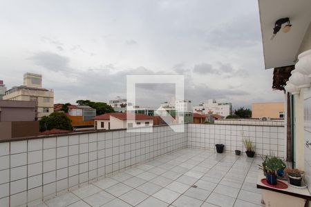 Apartamento à venda com 193m², 3 quartos e 2 vagas Apartamento à venda com 193m², 3 quartos e 2 vagasCobertura