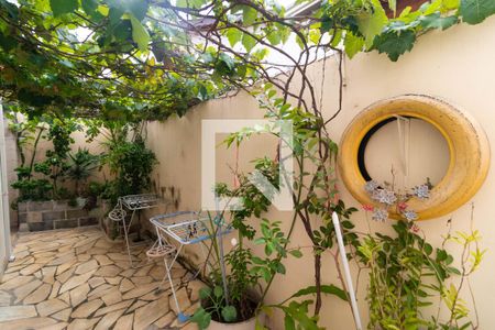 Casa à venda com 220m², 3 quartos e 3 vagas Casa à venda com 220m², 3 quartos e 3 vagasQuintal