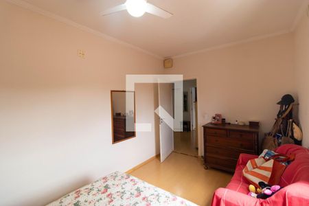 Casa à venda com 220m², 3 quartos e 3 vagas Casa à venda com 220m², 3 quartos e 3 vagasSuíte