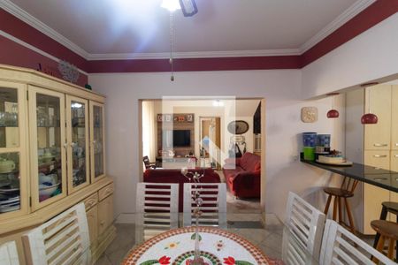 Casa à venda com 220m², 3 quartos e 3 vagas Casa à venda com 220m², 3 quartos e 3 vagasSala de Jantar