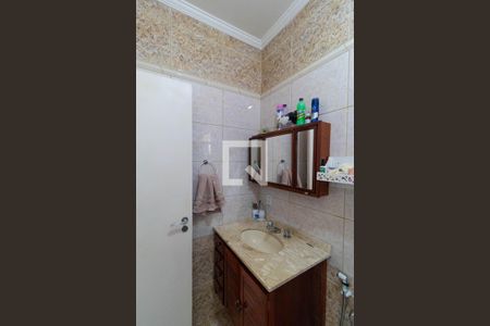 Casa à venda com 220m², 3 quartos e 3 vagas Casa à venda com 220m², 3 quartos e 3 vagasBanheiro 01