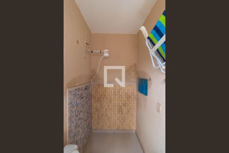 Casa à venda com 220m², 3 quartos e 3 vagas Casa à venda com 220m², 3 quartos e 3 vagasBanheiro 02