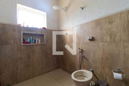 Casa à venda com 220m², 3 quartos e 3 vagas Casa à venda com 220m², 3 quartos e 3 vagasBanheiro da Suíte