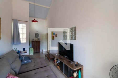 Casa à venda com 220m², 3 quartos e 3 vagas Casa à venda com 220m², 3 quartos e 3 vagasSala de TV