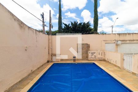 Casa à venda com 220m², 3 quartos e 3 vagas Casa à venda com 220m², 3 quartos e 3 vagasPiscina