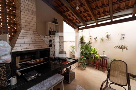 Casa à venda com 220m², 3 quartos e 3 vagas Casa à venda com 220m², 3 quartos e 3 vagasChurrasqueira