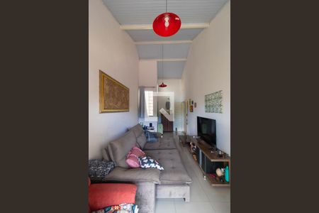 Casa à venda com 220m², 3 quartos e 3 vagas Casa à venda com 220m², 3 quartos e 3 vagasSala de TV