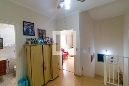 Casa à venda com 220m², 3 quartos e 3 vagas Casa à venda com 220m², 3 quartos e 3 vagasHall Íntimo