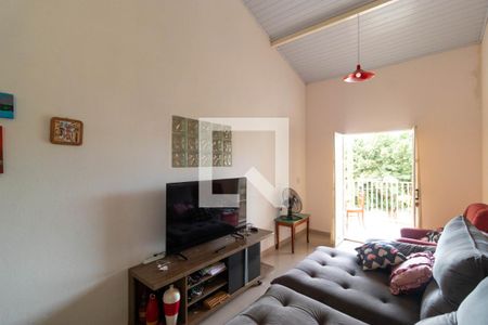 Casa à venda com 220m², 3 quartos e 3 vagas Casa à venda com 220m², 3 quartos e 3 vagasSala de TV