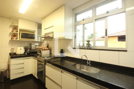 Apartamento à venda com 205m², 3 quartos e 2 vagasCozinha 