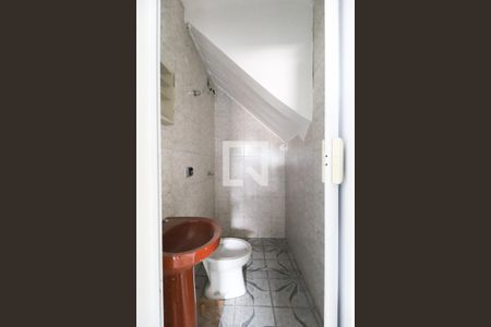 Casa à venda com 120m², 2 quartos e sem vaga Casa à venda com 120m², 2 quartos e sem vagaBanheiro