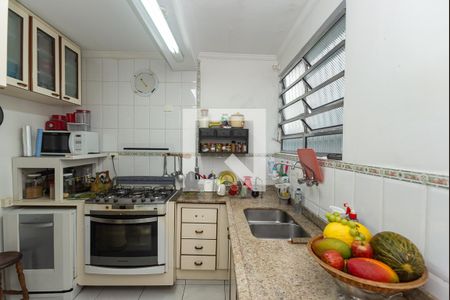 Casa à venda com 185m², 3 quartos e 3 vagas Casa à venda com 185m², 3 quartos e 3 vagasCozinha
