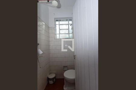 Casa à venda com 185m², 3 quartos e 3 vagas Casa à venda com 185m², 3 quartos e 3 vagasBanheiro de Serviço