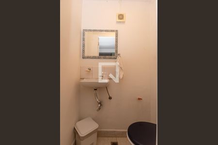 Casa à venda com 185m², 3 quartos e 3 vagas Casa à venda com 185m², 3 quartos e 3 vagasLavabo