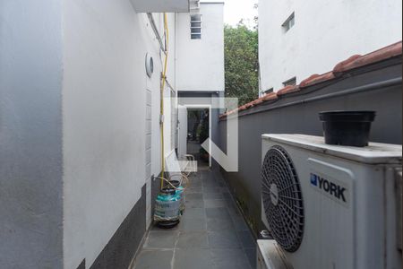 Casa à venda com 185m², 3 quartos e 3 vagas Casa à venda com 185m², 3 quartos e 3 vagasCorredor de Serviço