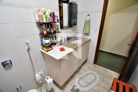 Casa de condomínio à venda com 122m², 2 quartos e 2 vagasBanheiro 2