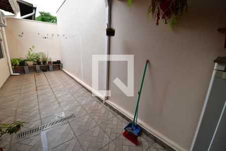 Casa de condomínio à venda com 122m², 2 quartos e 2 vagasQuintal