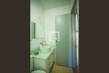 Casa de condomínio à venda com 200m², 3 quartos e 2 vagas Casa de condomínio à venda com 200m², 3 quartos e 2 vagasBanheiro 2