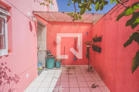 Casa de condomínio à venda com 200m², 3 quartos e 2 vagasQuintal