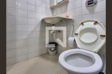 Apartamento à venda com 85m², 3 quartos e 1 vaga Apartamento à venda com 85m², 3 quartos e 1 vagaBanheiro da Suíte 2