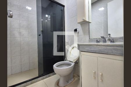 Apartamento à venda com 85m², 3 quartos e 1 vaga Apartamento à venda com 85m², 3 quartos e 1 vagaBanheiro social