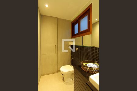 Casa de condomínio à venda com 700m², 6 quartos e 2 vagas Casa de condomínio à venda com 700m², 6 quartos e 2 vagasQuarto 4 suíte
