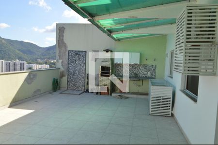 Apartamento à venda com 133m², 3 quartos e 2 vagas Apartamento à venda com 133m², 3 quartos e 2 vagasTerraço